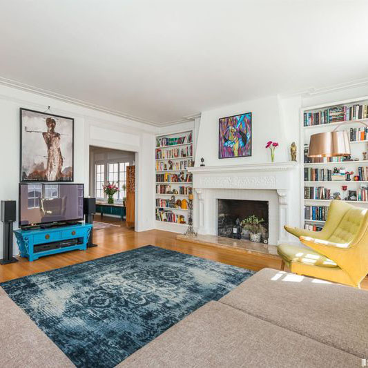1854 Vallejo #A living room